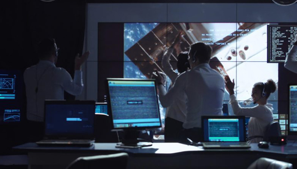 אמורה לפעול על הירח לפחות שלושה ימים. הדמיה של רגע הנחיתה במרכז הבקרה של החללית | מקור: SpaceIL