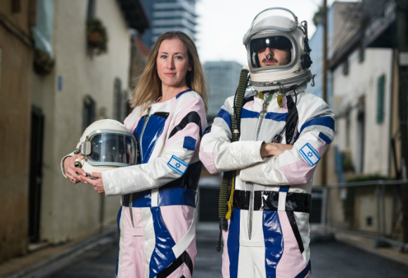 עיצוב אופנתי. חליפות החלל המעוצבות שישמשו את הרמונאוטים במשימת ההדמיה | צילום: משרד המדע