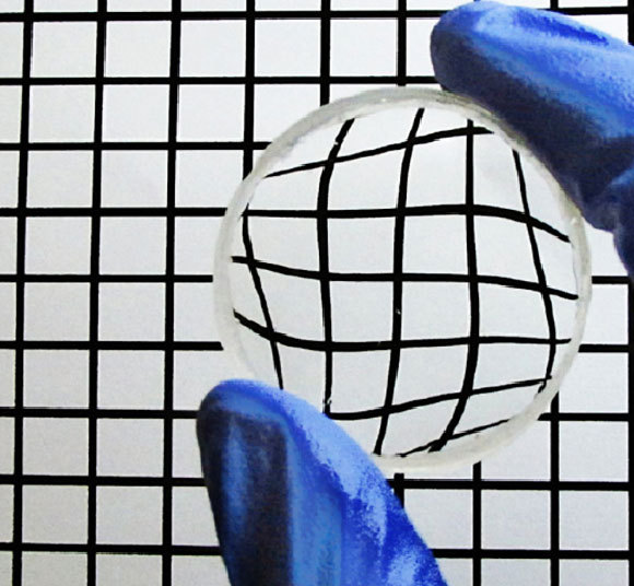 עדשה עם פני שטח מורכבים | צילום: מתוך המאמר