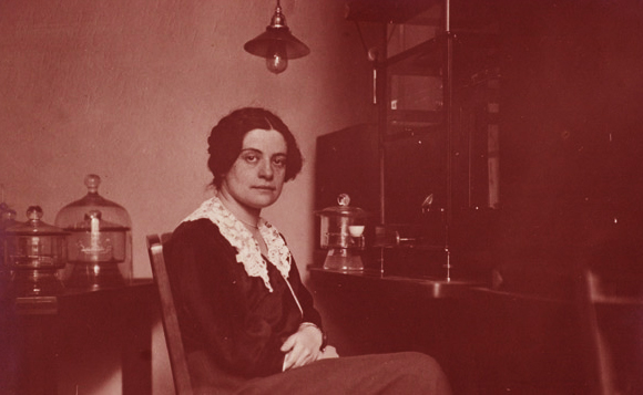 תרמה רבות להוכחת קיום של איזוטופים, ונרצחה במחנה השמדה נאצי. סטפני הורוביץ | מקור: Central Library for Physics, Vienna