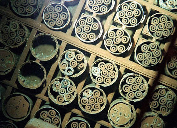 דלק גרעיני משומש מאוחסן בבריכה בתחנת הכוח הגרעינית הנפורד במדינת וושינגטון | צילום: משרד האנרגיה של ארה"ב, ויקיפדיה, נחלת הכלל