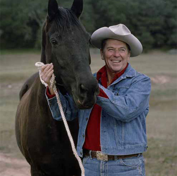 נשיא ארה"ב רונלד רייגן בג'ינס, 1977 | מקור: Reagan Library, Public Domain