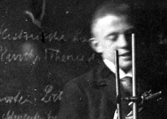 הייזנברג הצעיר באוניברסיטת גטינגן, ב-1924 | צילום: Friedrich Hund, Wikipedia