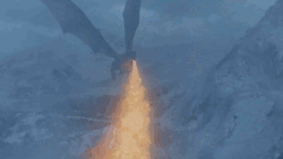 הפגיעה גורמת לפיצוץ, ככל הנראה של גז דליק. מותו של הדרקון ויסריון | צילום קצר מתוך פרק שש בעונה השביעית של משחקי הכס, HBO