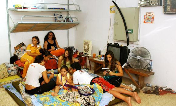 מקלט ביתי בנהריה במלחמת לבנון השנייה | צילום: ChameleonsEye, Shutterstock