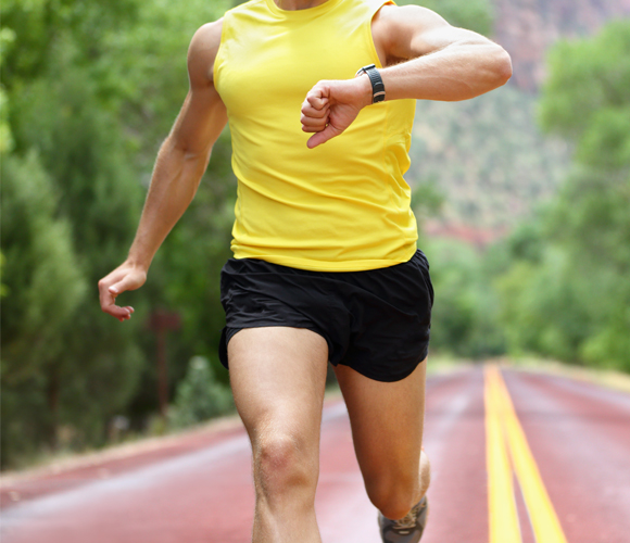 כיום יש אמצעים רבים, כמו שעונים, המאפשרים למדוד בקלות את קצב הלב במהלך האימון | צילום: Shutterstock