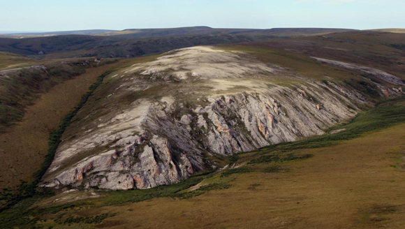 אתר Trail Creek Caves באלסקה. צילום: Jeff Rasic
