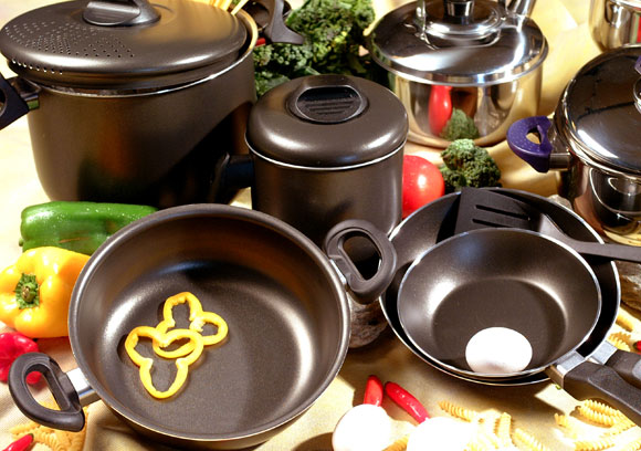 Teflon Pfannen und Töpfe | Foto: Shutterstock