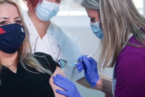 מבצע החיסונים ביוון צילום:Ververidis Vasilis shutterstock