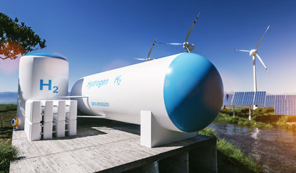 מיכל מימן על רקע טכנולוגיות לייצור אנרגיה ממקורות מתחדשים | צילום: Alexander Kirch, Shutterstock