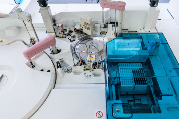 מערכת PCR אוטומטית | צילום: VOISIN / PHANIE / SCIENCE PHOTO LIBRARY