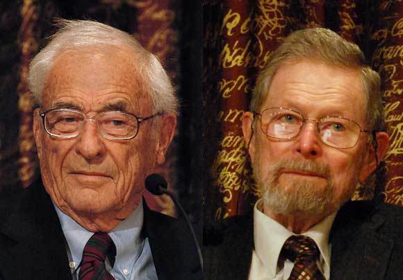 סמית (מימין) ובויל באירועי פרס נובל, 2009 | צילום: Prolineserver 2010, Wikipedia/Wikimedia Commons