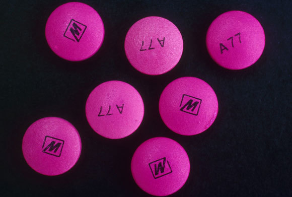 יעילה כנגד מלריה, אך לא נטולת סכנות. התרופה כלורוקווין | John Kaprielian, SPL