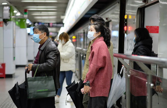 מתגוננים מפני המחלה בסין | Robert Wei, Shutterstock