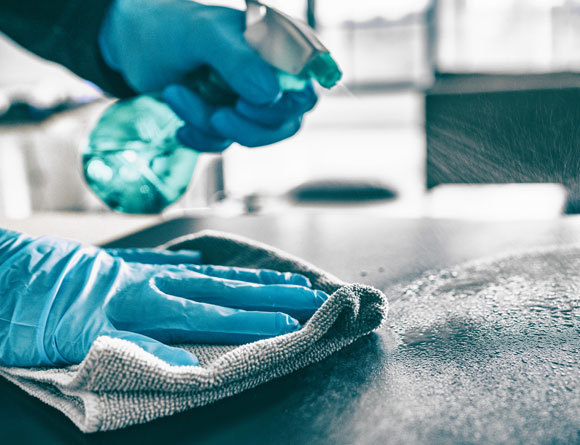 חיטוי משטח מתכת | shutterstock, Maridav