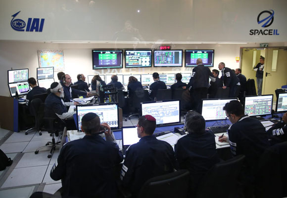  חדר הבקרה של משימת בראשית בזמן הנחיתה | צילום: אלירן אביטל, SpaceIL