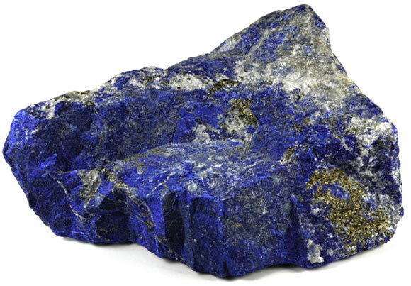 אבן לאפיס לאזולי ששימשה בייצור הצבע יקר הערך | צילום: Bjoern Wylezich, Shutterstock