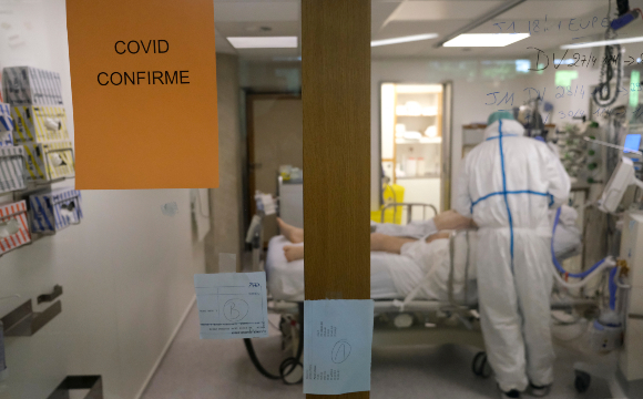 מחלקה לטיפול בקורונה | צילום: Alexandros Michailidis, Shutterstock