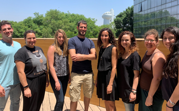 חלק מצוות המחקר (מימין לשמאל): שמרית מאיר, מירב פבסנר-פישר, אושרת לוי-גליבוב, רות שרץ-שובל, גיל פרידמן, קורל הלפרין, הגר לבון, יניב שטיין | צילום: חן ליאור