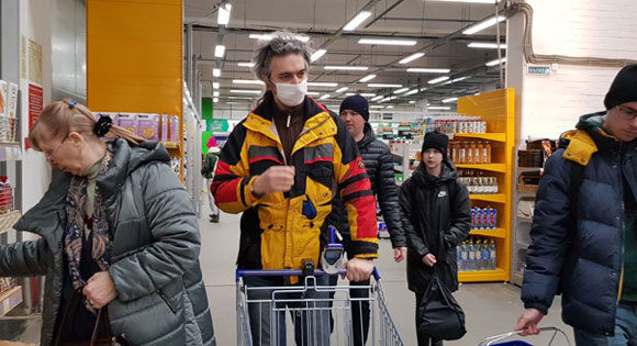 קניות במרכול בסט. פטרסבורג | צילום: Evdoha_spb, Shutterstock