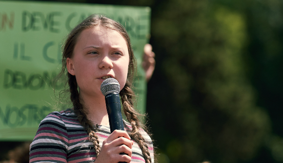 גרטה תונברג נואמת בהפגנת אקלים ברומא, אפריל 2019 | Shutterstock