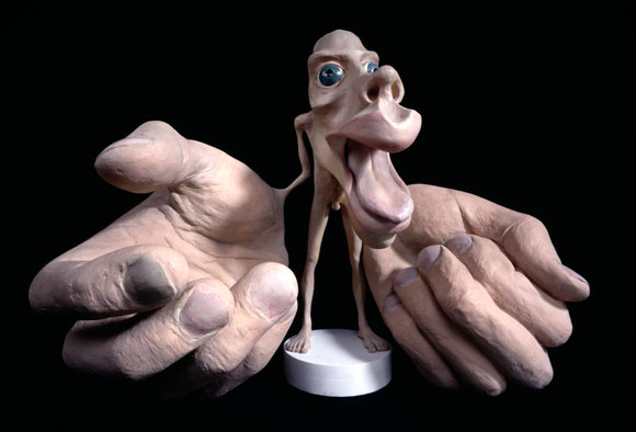 ​בובת הומונקולוס: גודל האיברים משקף את מידת הייצוג התחושתי שלהם בקליפת המוח | מקור: Science Photo Library