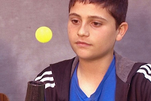 מדידת לחץ האוויר בצינור, המאונך למשב הרוח, העלתה שהגברת המהירות אינה מלווה בירידת לחץ | עיבוד לאיור ממאמרו של ולטנר