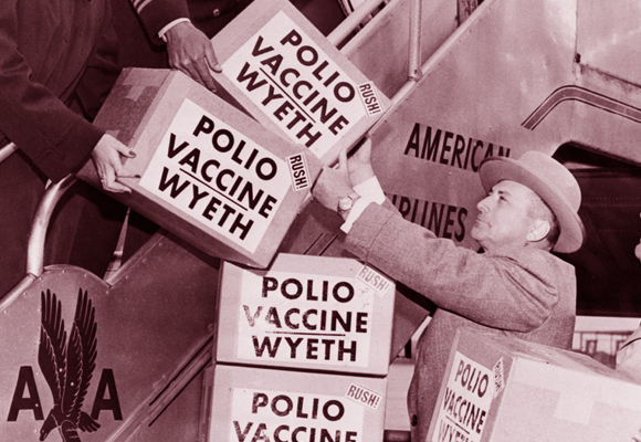 מיגור הנגיף בעולם כמעט הושלם. משלוחי חיסונים מארה"ב לאירופה בשנות ה-50 | צילום: Science Photo Library