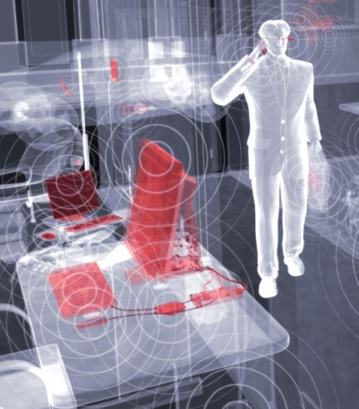 איור אדם בסביבה מלאת חיישנים שמשתמש בהם כדי לאמוד את סביבתו. קרדיט: מרקו איליץ' | Scientific American