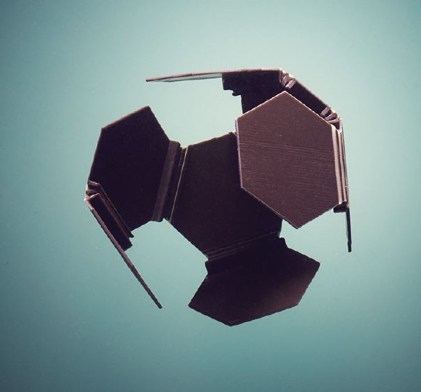 צילום התקן מקפל את עצמו.קרדיט: טרביס רת'בון