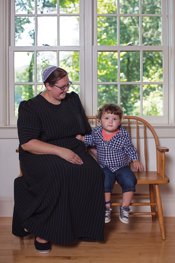 צילום ילד מֶנוֹניטי הסובל ממחלת סירופ מייפל.קרדיט: גרנט דלין | Scientific American