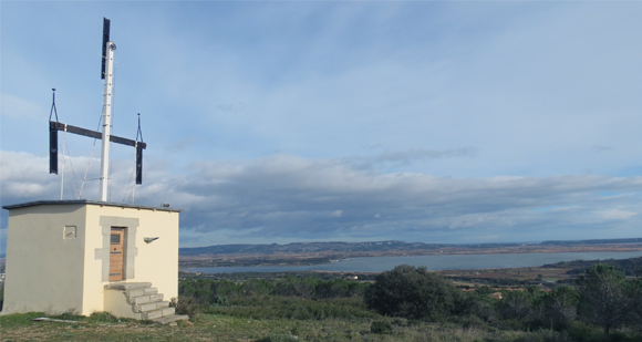 5,000 קילומטר של קווים להעברת הודעות בין מאות תחנות. מגדל סמפור בנרבון שבדרום צרפת | צילום: ויקיפדיה, Romain Bréget