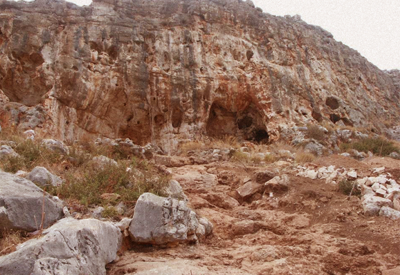 כל התנועה לאפריקה וממנה עברה דרך ישראל. מערת מילסיה בכרמל | צילום: פרופ' מינה וינשטיין-עברון, אוניברסיטת חיפה