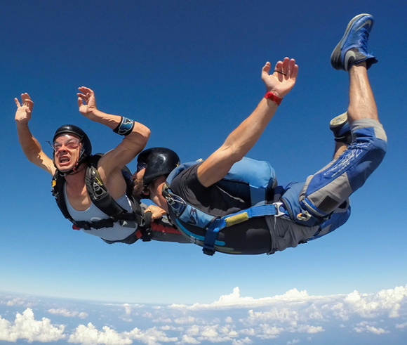 ריח של פחד נאסף מהזיעה של אנשים לפני צניחה ראשונה | צילום: Paradive, עבור קבוצת המחקר של פרופ' נועם סובל