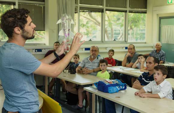 הדגמה בליל המדענים