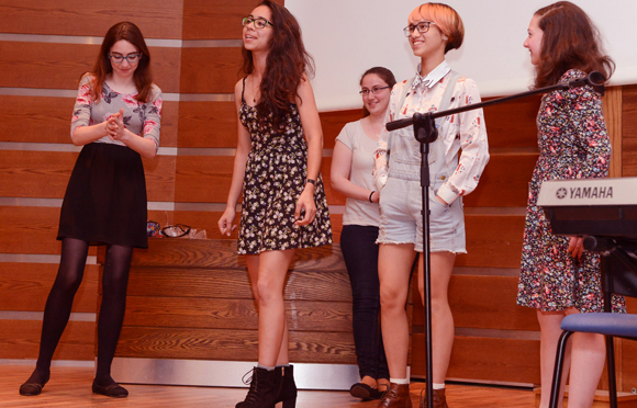 בוגרי מחזור א' של תכנית אלפא