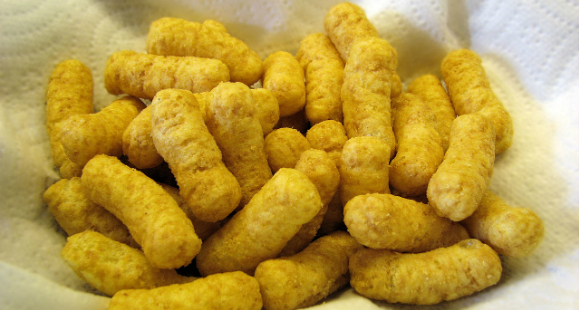 צריכה מגיל צעיר עשויה להפחית את הסיכון לפתח אלרגיה לבוטנים. חטיף בוטנים | צילום: Nsaum75, ויקיפדיה